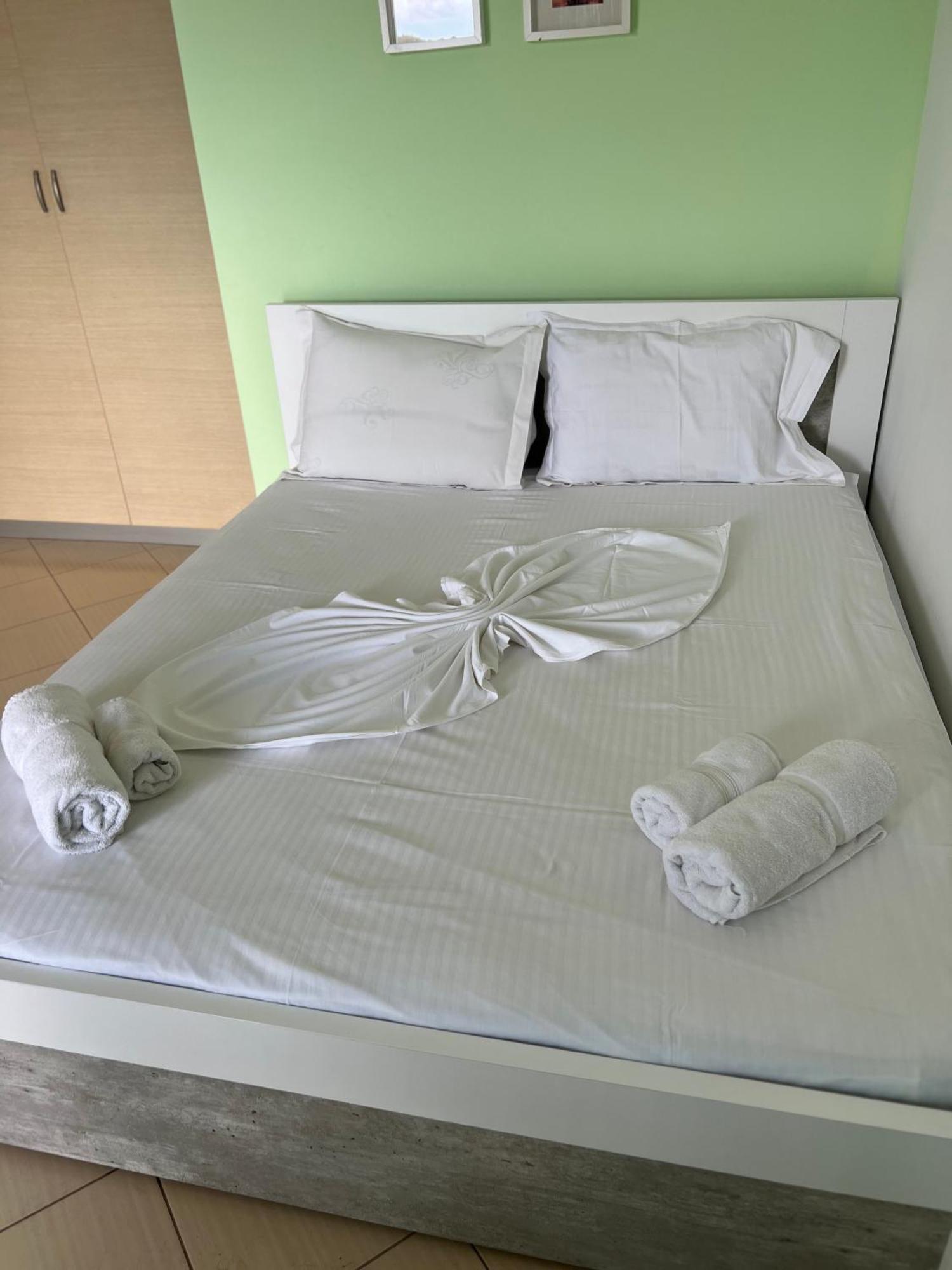 Majki Beach Apartments Sarandë Esterno foto