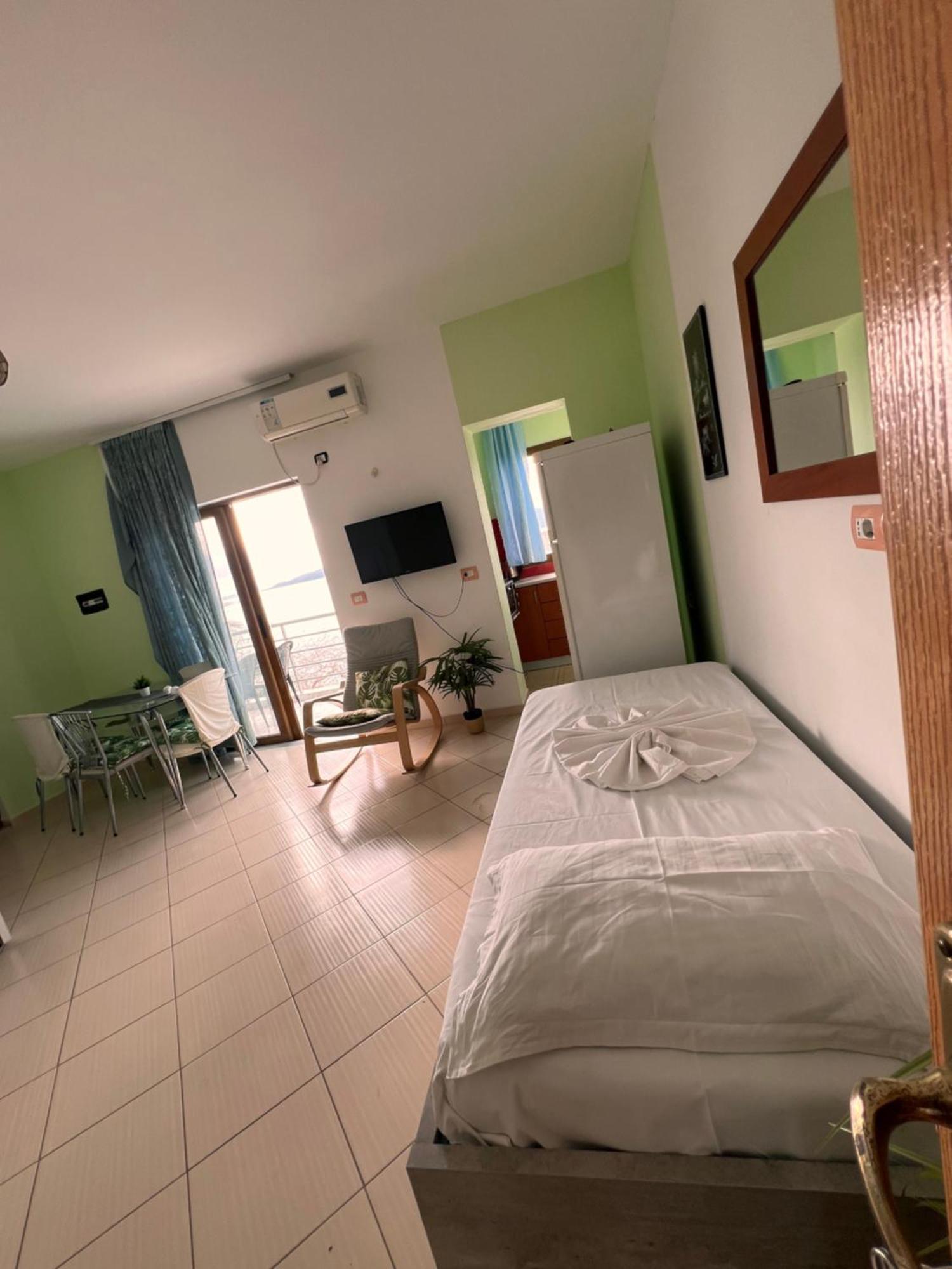 Majki Beach Apartments Sarandë Esterno foto