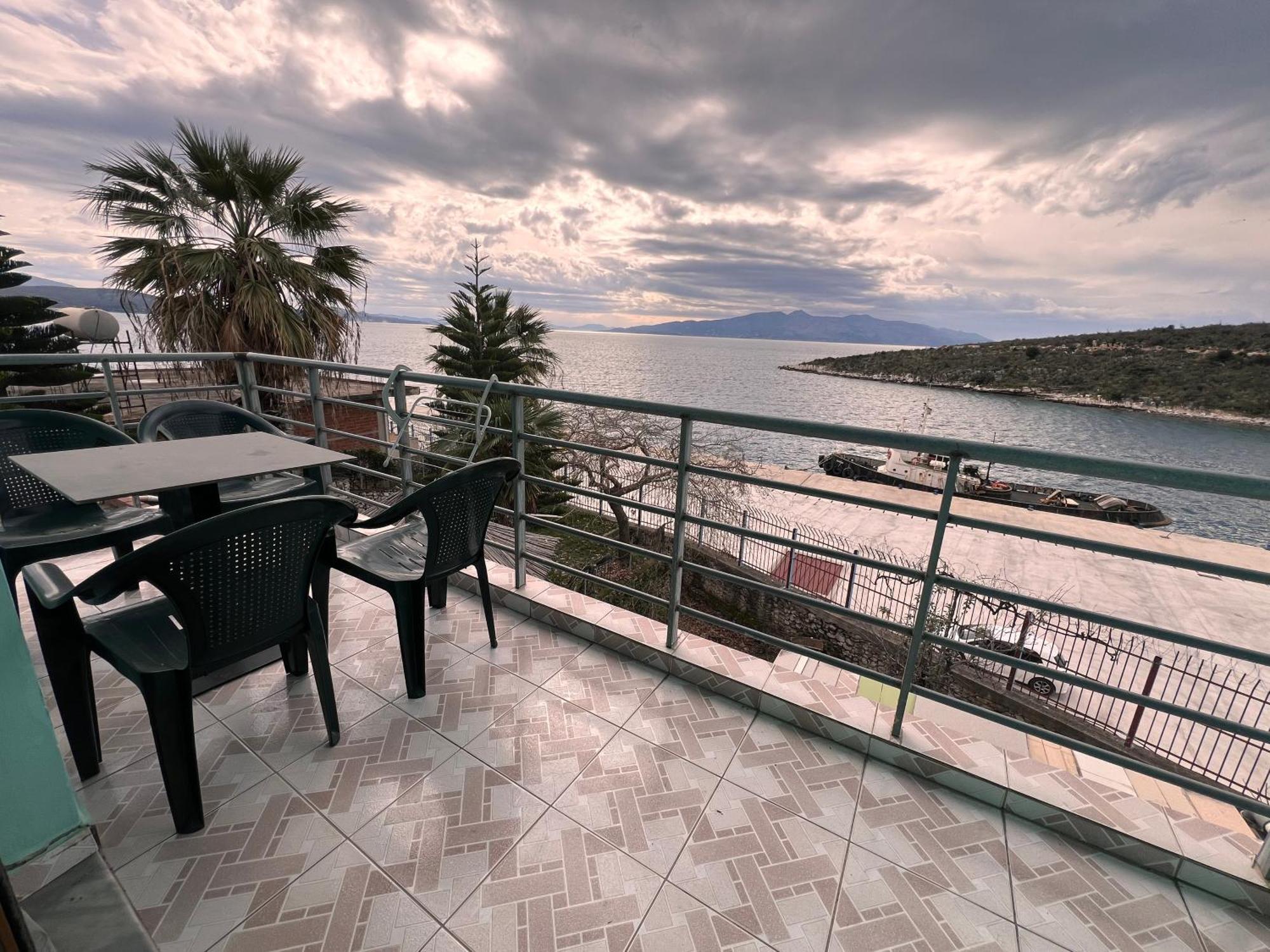 Majki Beach Apartments Sarandë Esterno foto