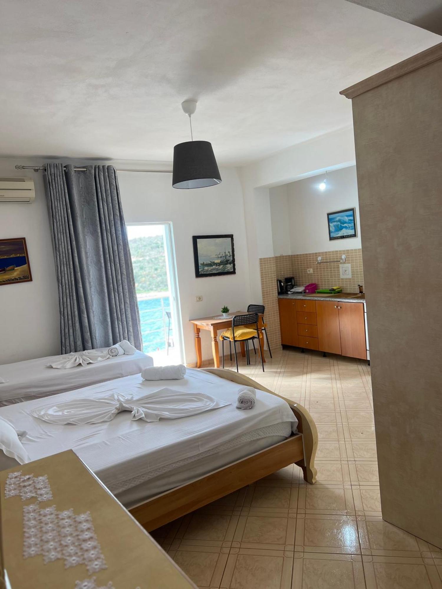 Majki Beach Apartments Sarandë Esterno foto
