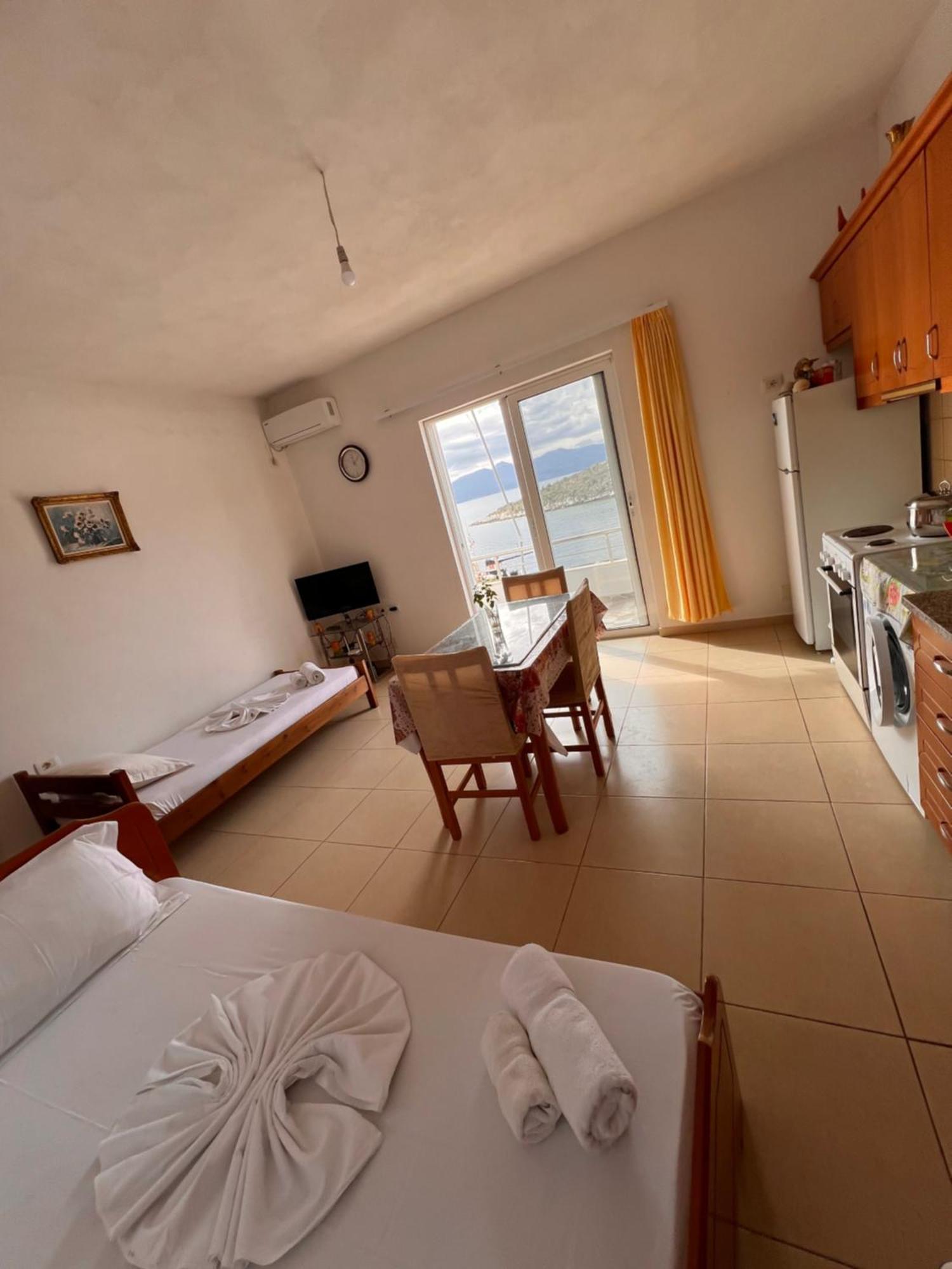 Majki Beach Apartments Sarandë Esterno foto