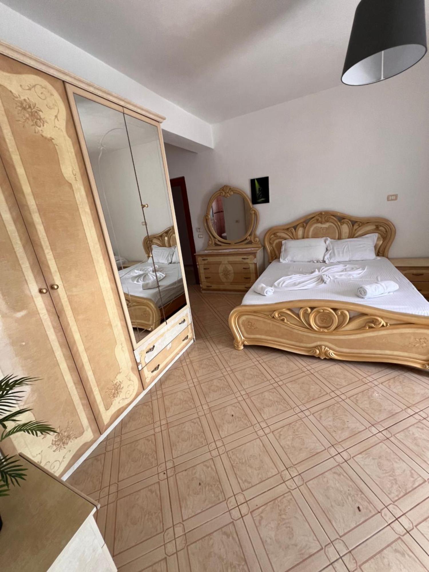 Majki Beach Apartments Sarandë Esterno foto