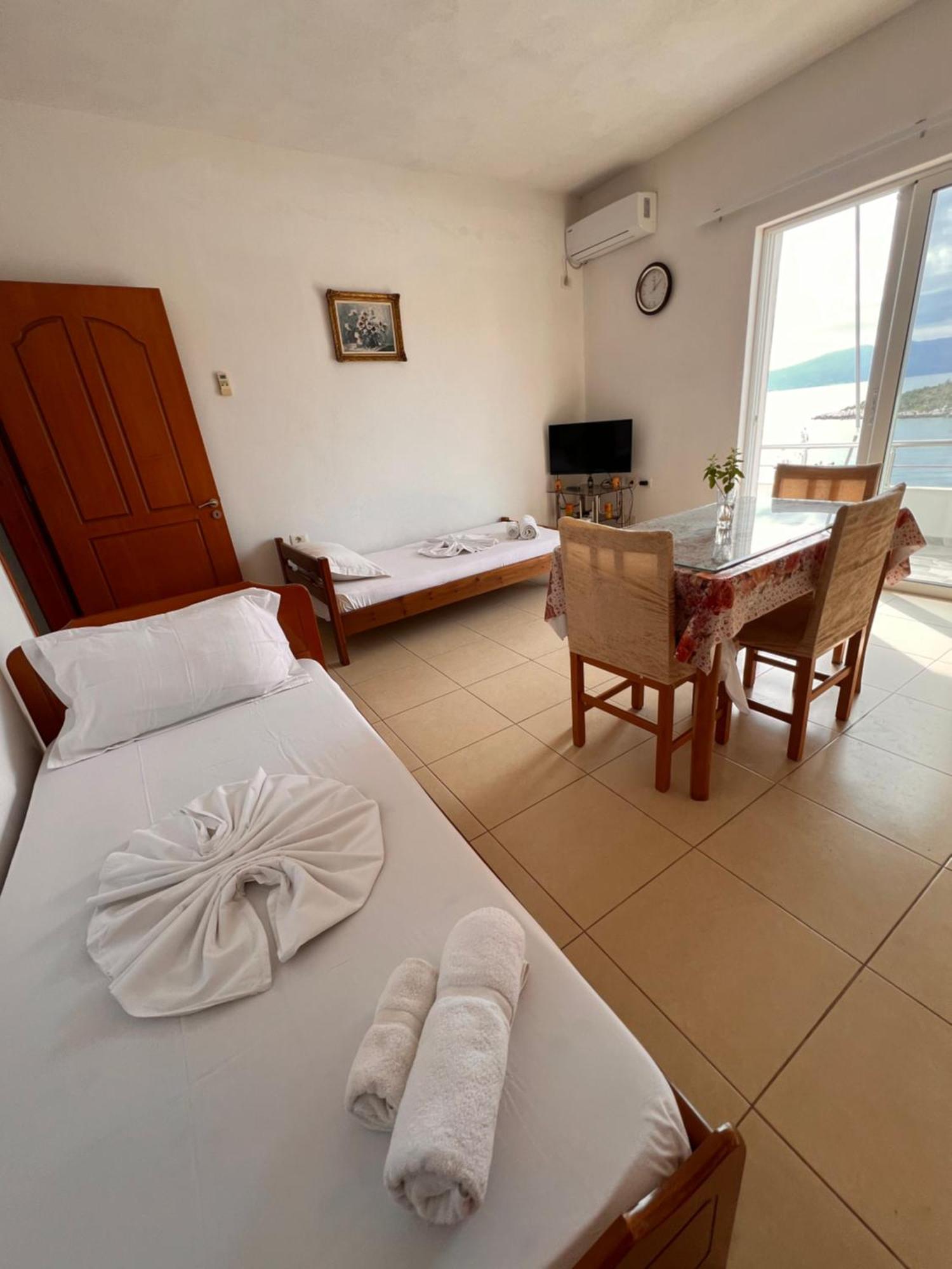Majki Beach Apartments Sarandë Esterno foto
