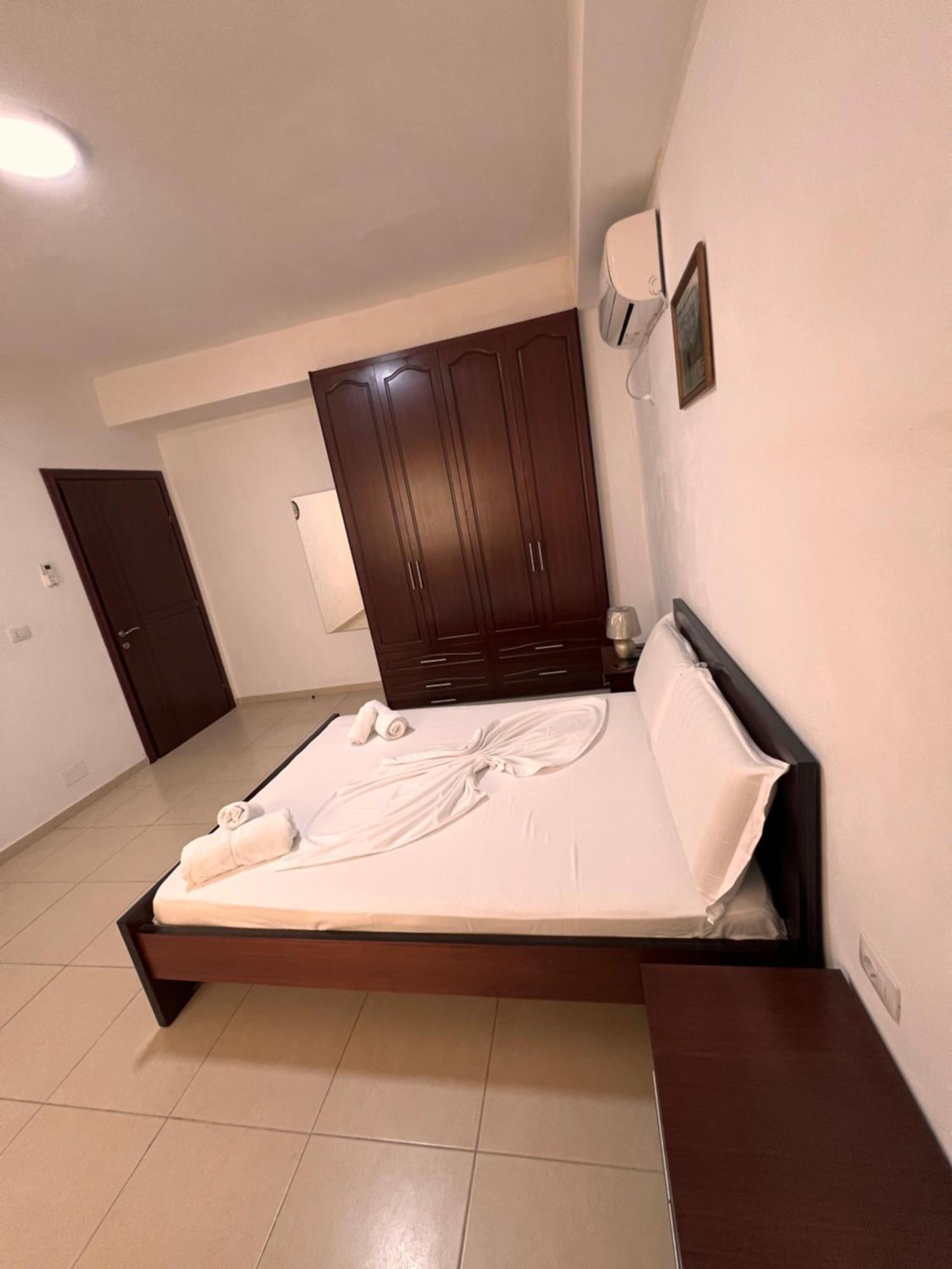 Majki Beach Apartments Sarandë Esterno foto